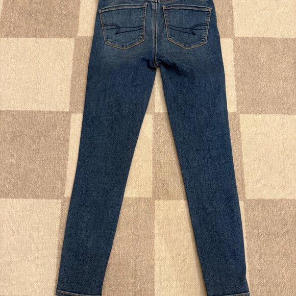 American Eagle Women’s Jeans Size 2 | Classic Denim - Picture 3 of 3